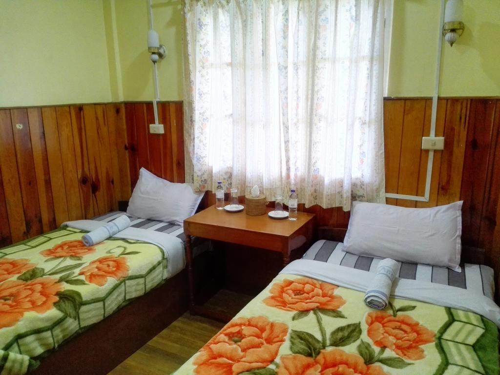 Bright Hotel Nyaung Shwe Quarto foto