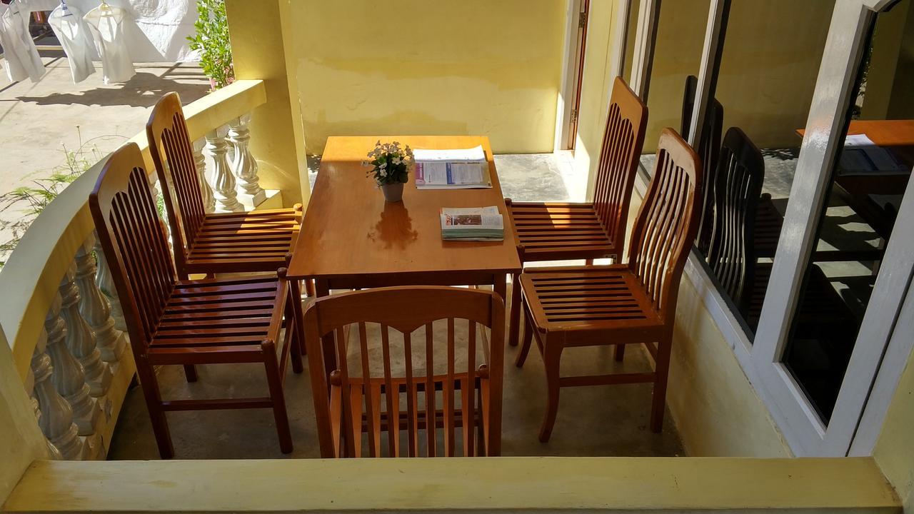 Bright Hotel Nyaung Shwe Exterior foto