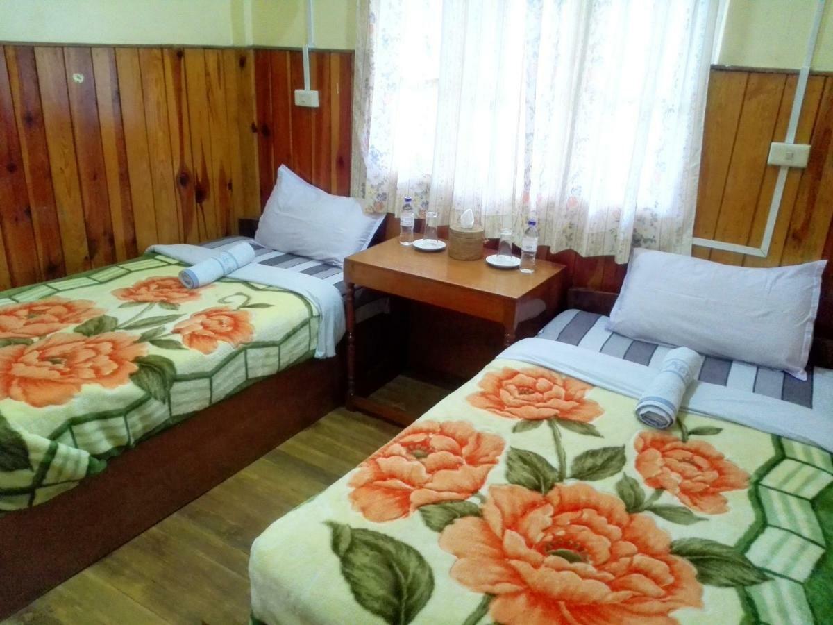 Bright Hotel Nyaung Shwe Exterior foto